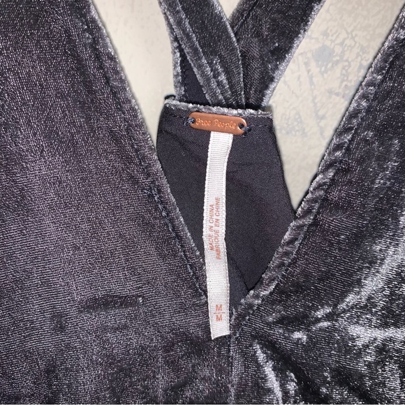 🆕 FREE PEOPLE Velvet Mini Dress Women’s Medium Gray Plunge V Neck Boho Jumper - Picture 7 of 10